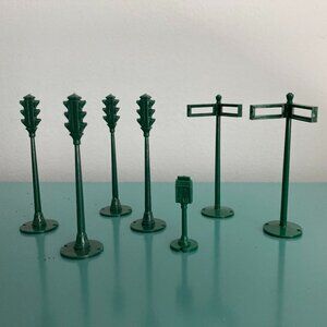 Vintage Miniatures Traffic Road Signs Set Accessories 7 Pc Set Plasticville